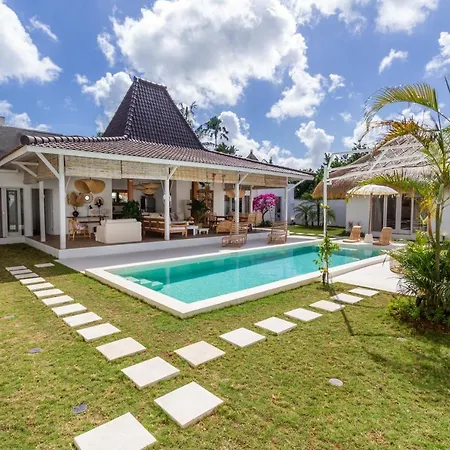 Villa M2 Seminyak By Alfred In Bali
